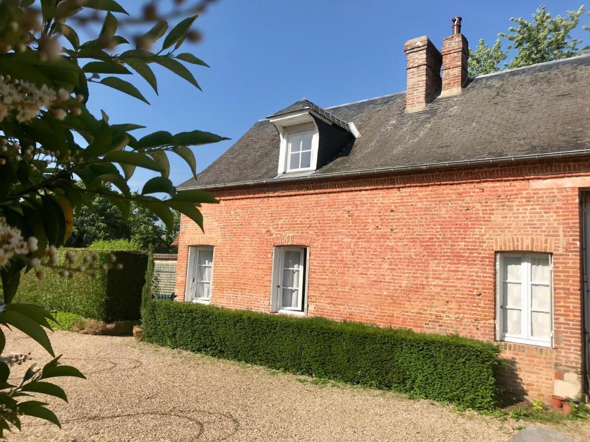 Gite De Mauxe Villa Acquigny Exterior photo